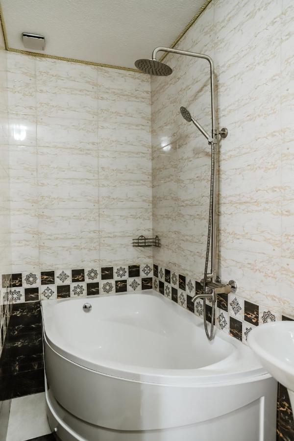 Hotel Konus Фалешты Экстерьер фото