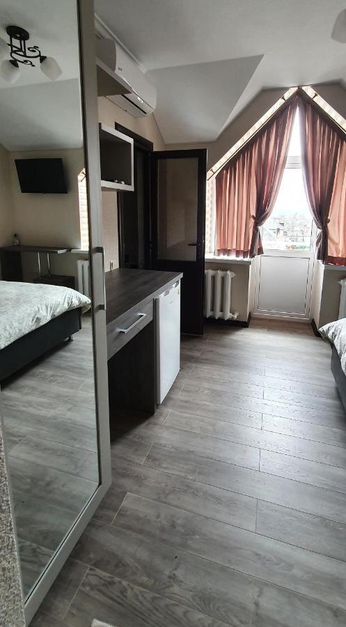 Hotel Konus Фалешты Экстерьер фото