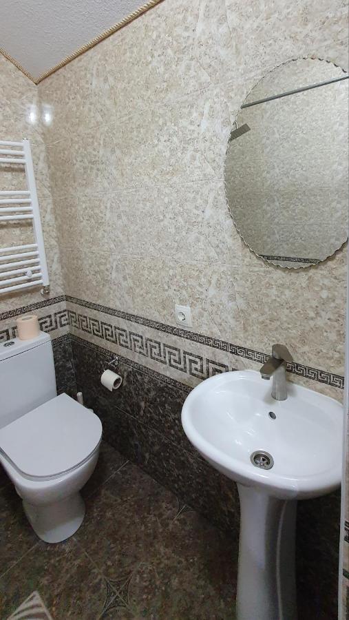 Hotel Konus Фалешты Экстерьер фото
