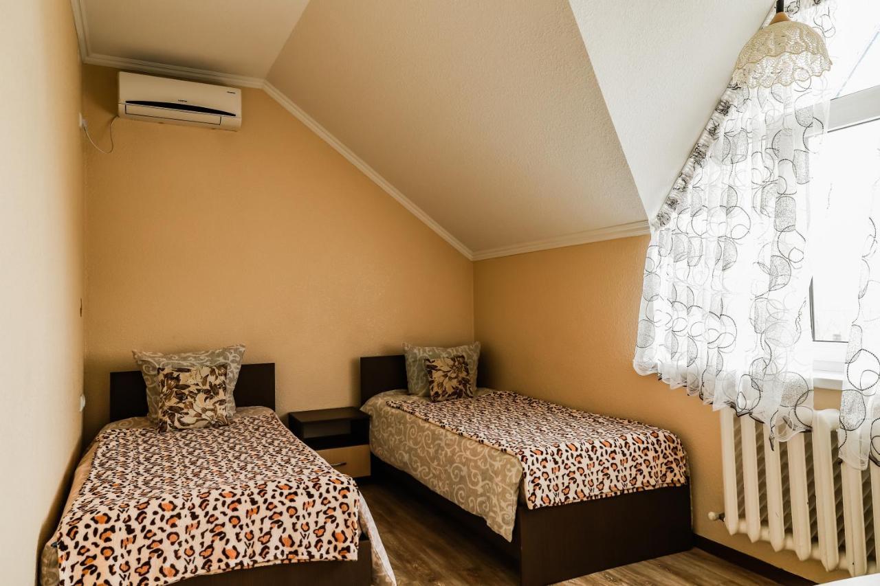 Hotel Konus Фалешты Экстерьер фото