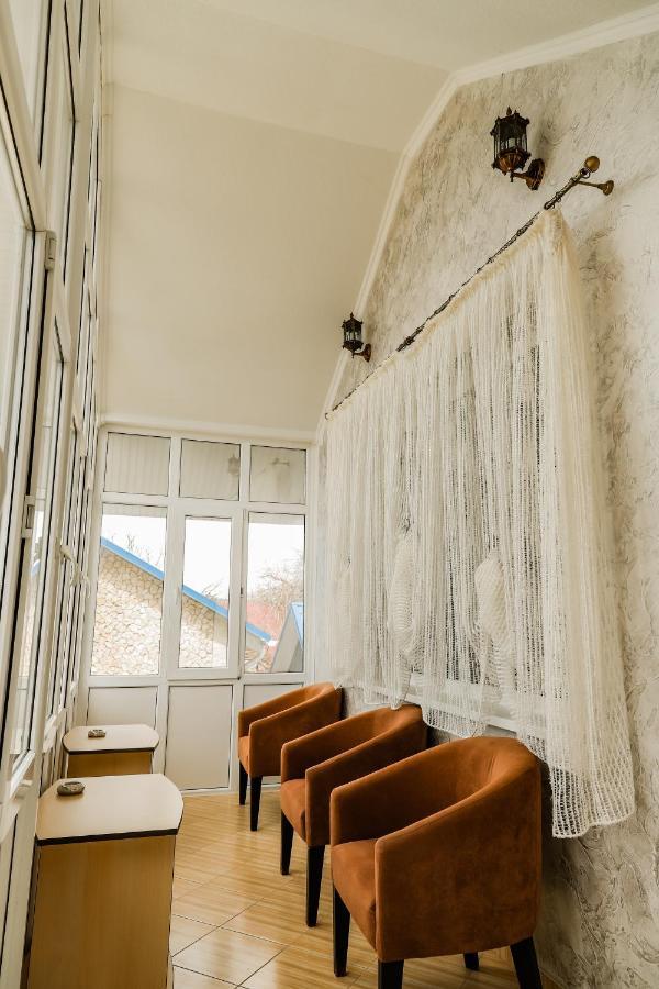 Hotel Konus Фалешты Экстерьер фото
